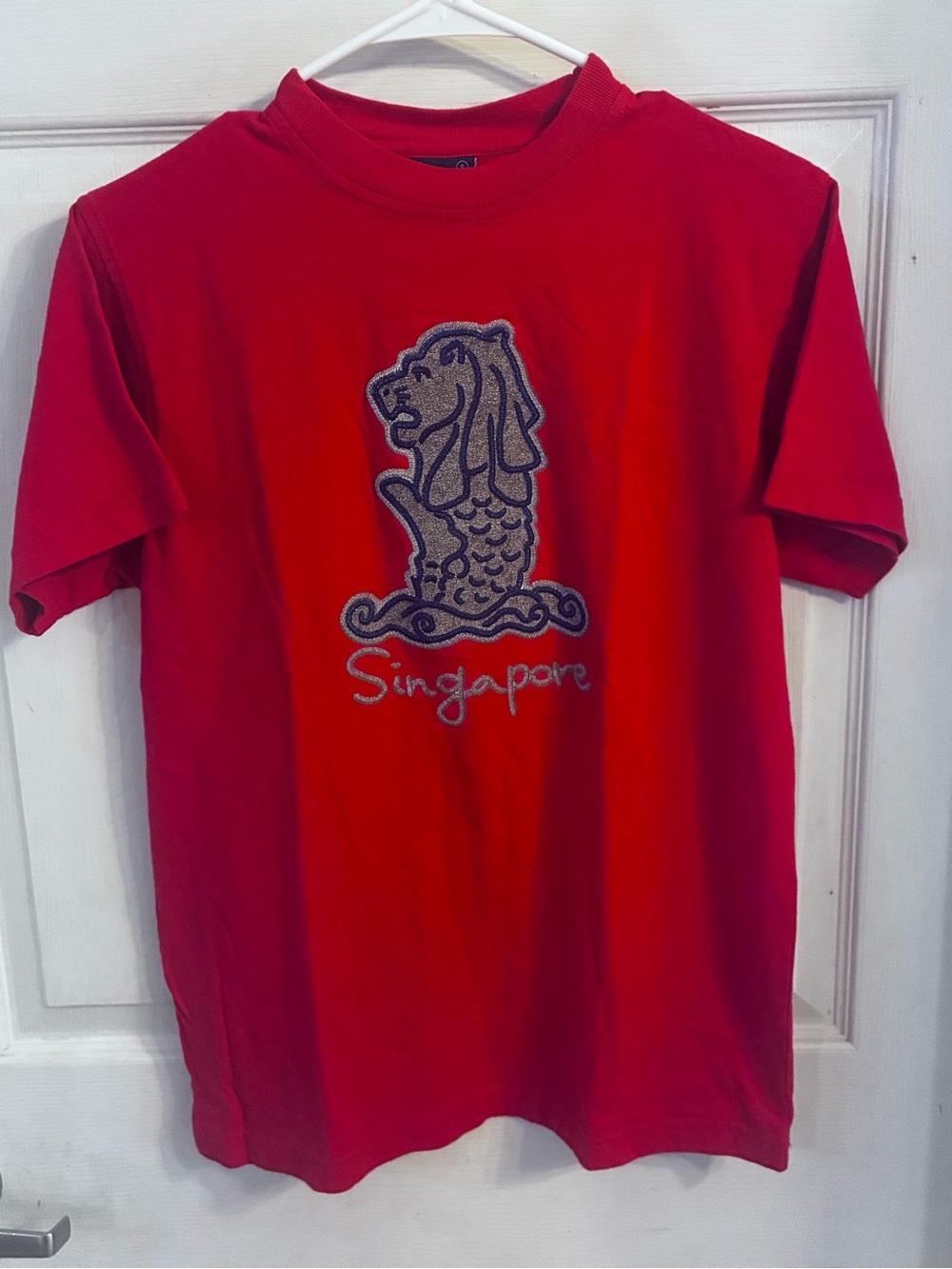 Merlion's Choice Red Crewneck Tee - Souvenir Graphic, Size: S